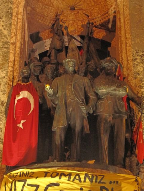 Istanbul’s demonstrators celebrate victory in Istiklal and Taksim Square