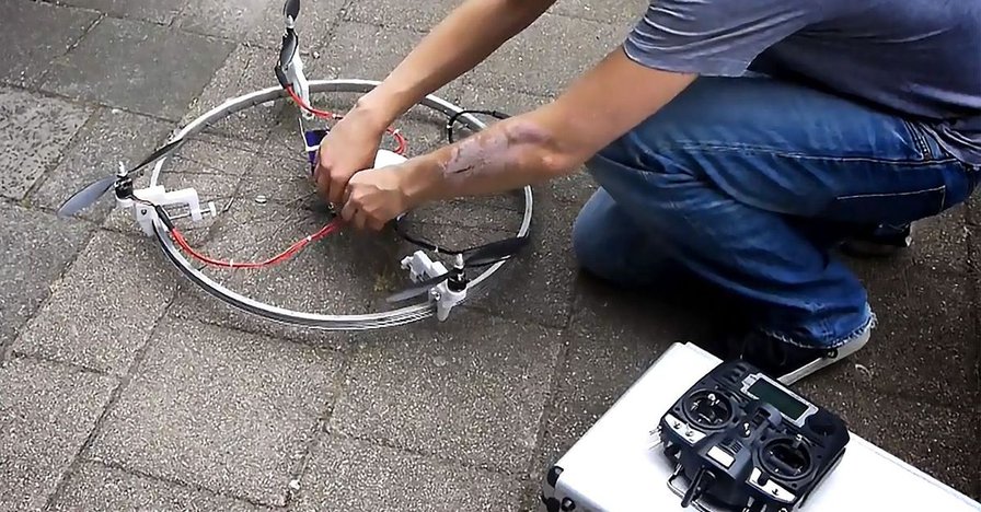 Download, print, clip, fly:  3d-printed kit turns whatever you like into a drone: http://t.co/NYEA5YCEMX by @mashable