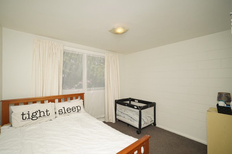 Terrible real estate agent photographs