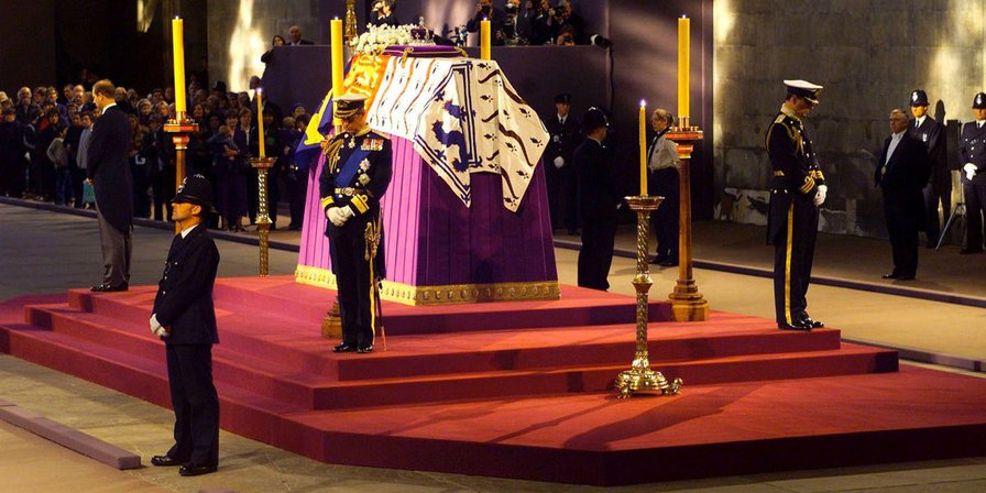 What happens when Queen Elizabeth II dies