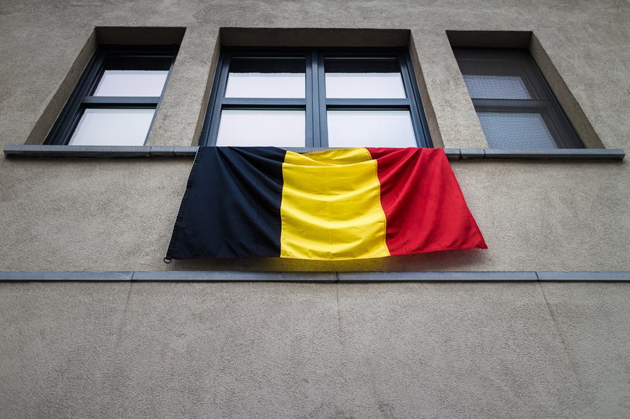 ‘Belgische vlag is ongrondwettelijk’