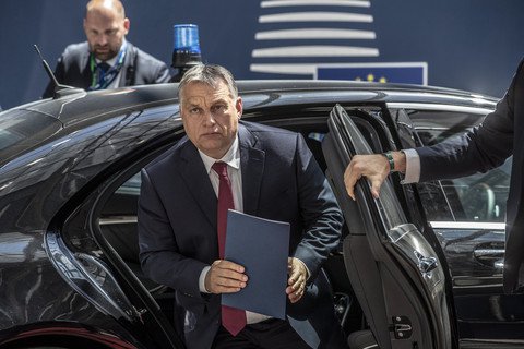 Why is Orban embracing a criminal from Western Balkans?