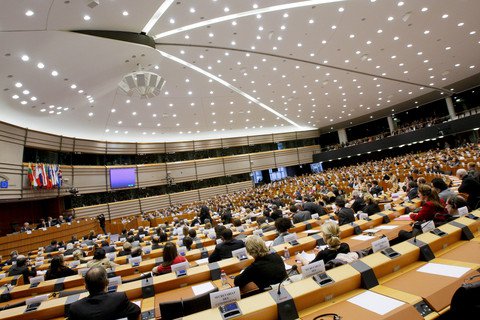 EUobserver / Centre-right losing ground in EU Parliament