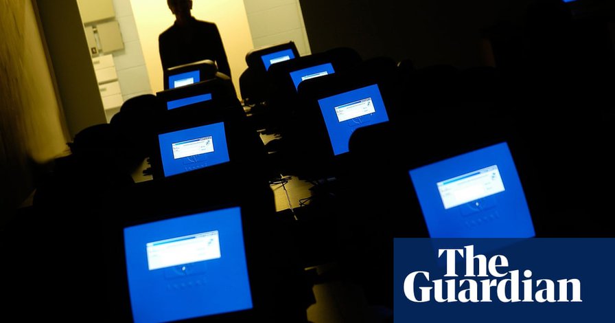 Why are senior staff fleeing the Government Digital Service?