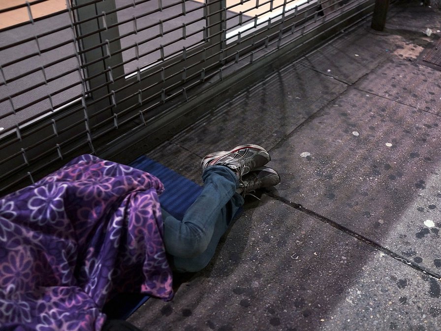 Labour moves to support Tories' lower benefit cap despite 'children on breadline' warnings