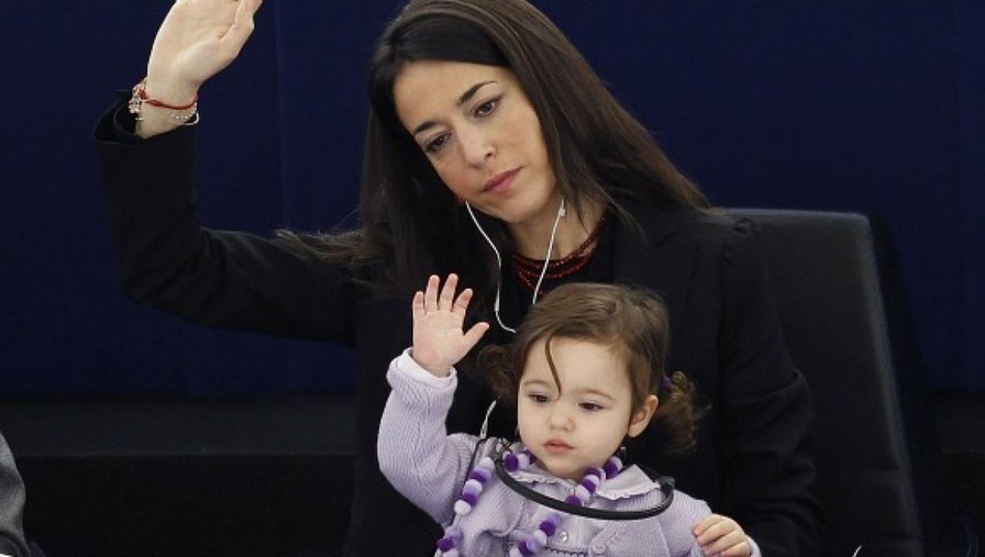 Vittoria, la petite fille que l'on voit grandir au Parlement européen