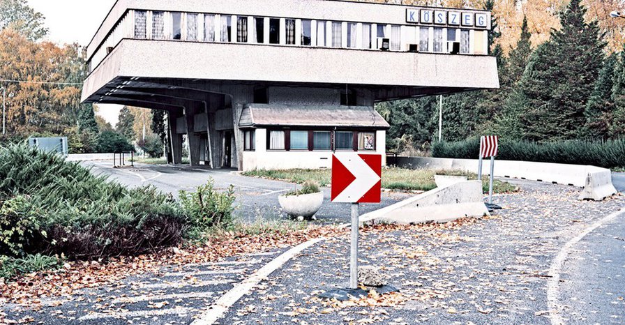 Photographing Europe's Abandoned Border Crossings