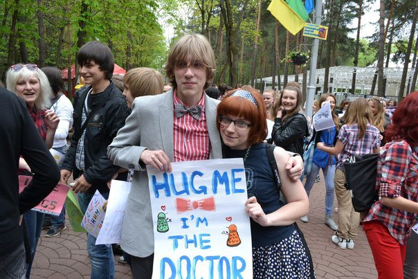 crafty_tardis: DW at Free Hugs at Minsk, Belarus (: