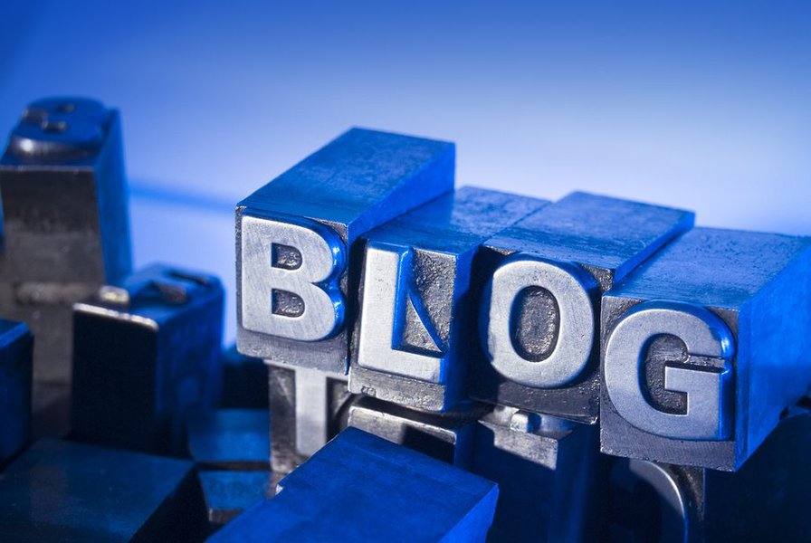 Identifying Influential Bloggers