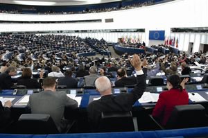 France to take legal action over decision to cut Strasbourg trips | European Voice