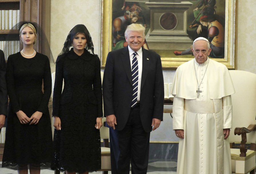 The best Pope/Trump pictures and captions